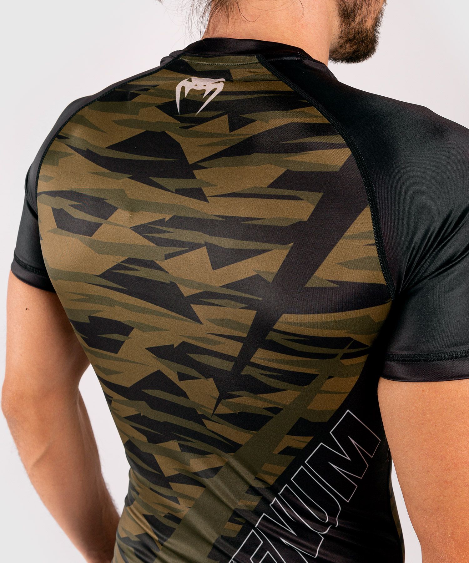 Rash Guard - Venum - 'Contender 5.0' - Khaki Camo - Kortärmad