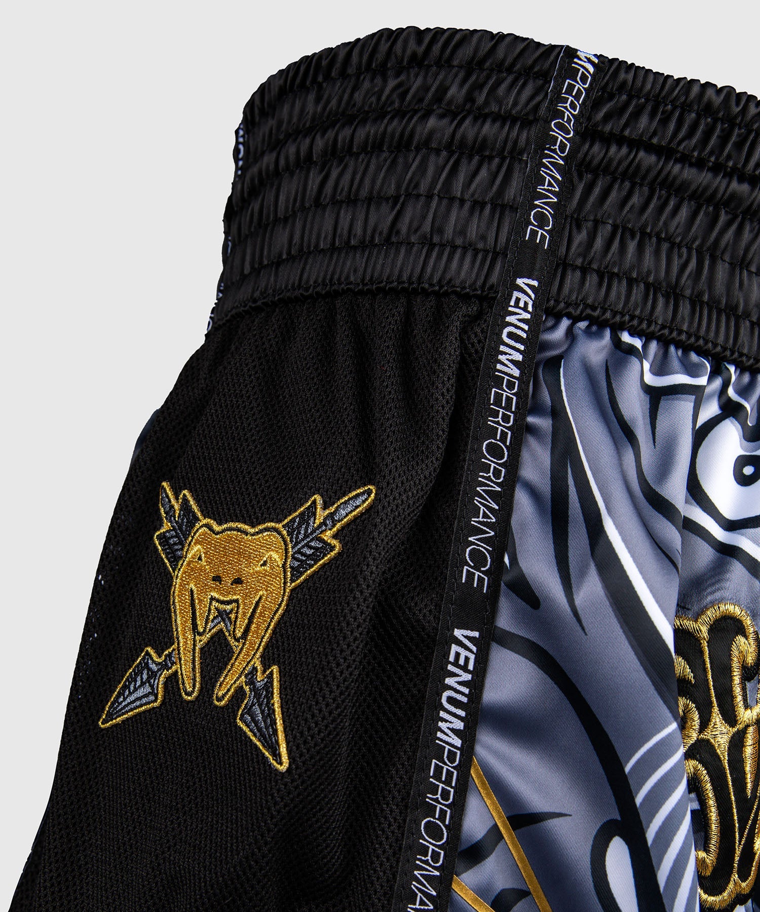 Muay Thai shorts - Venum - Wolf Atak - Svart/Grå