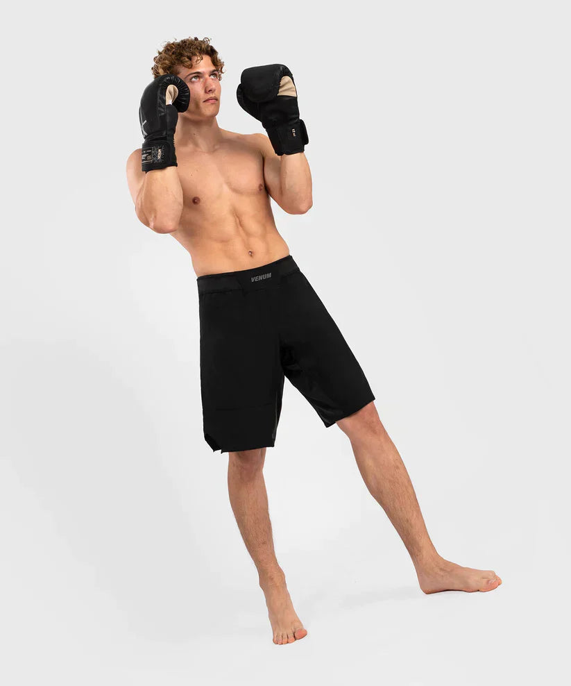 Kampshorts - Venum - G-Fit Air - Svart