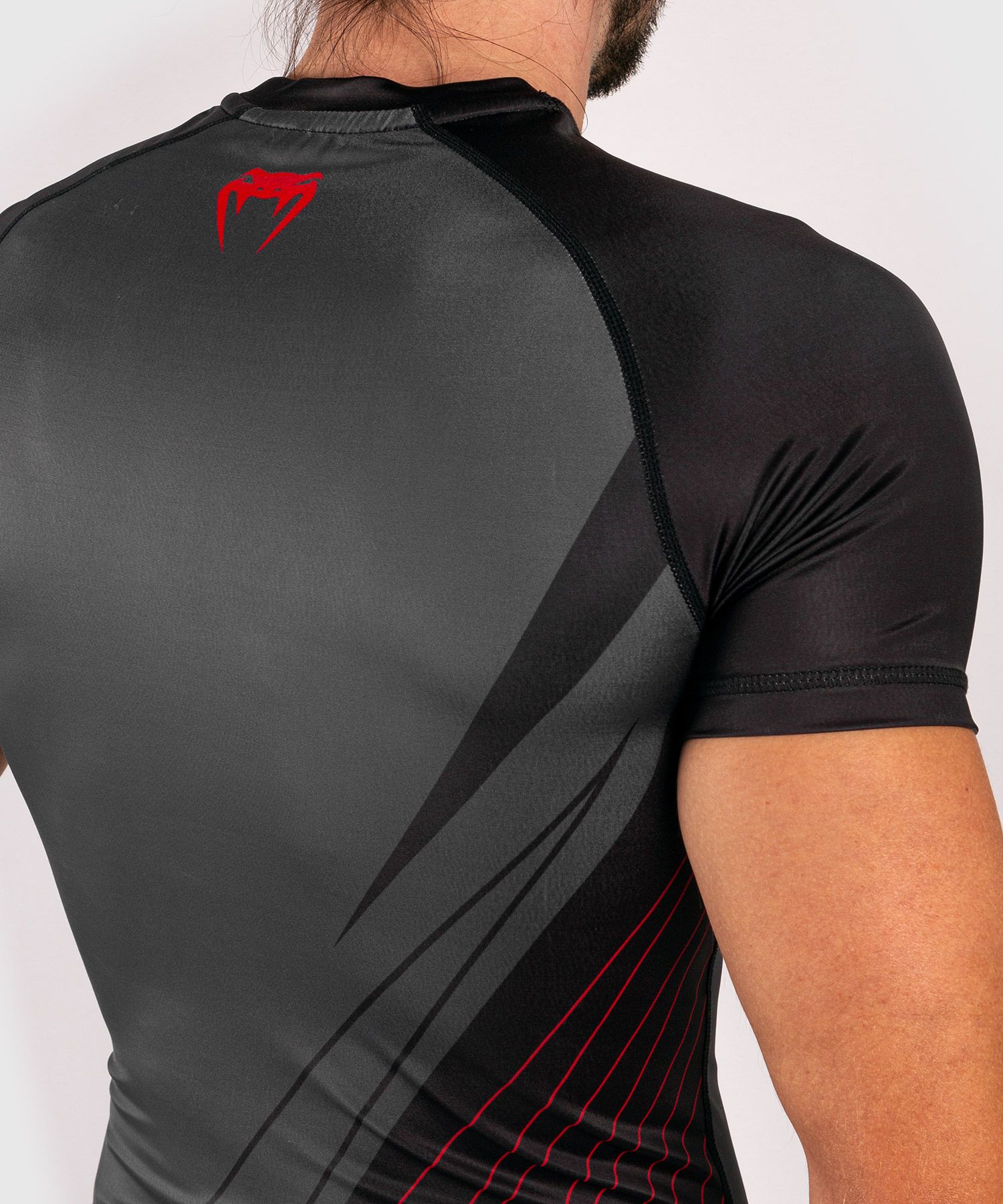 Rash Guard - Venum - 'Contender 5.0' - Svart-Röd - Kortärmad