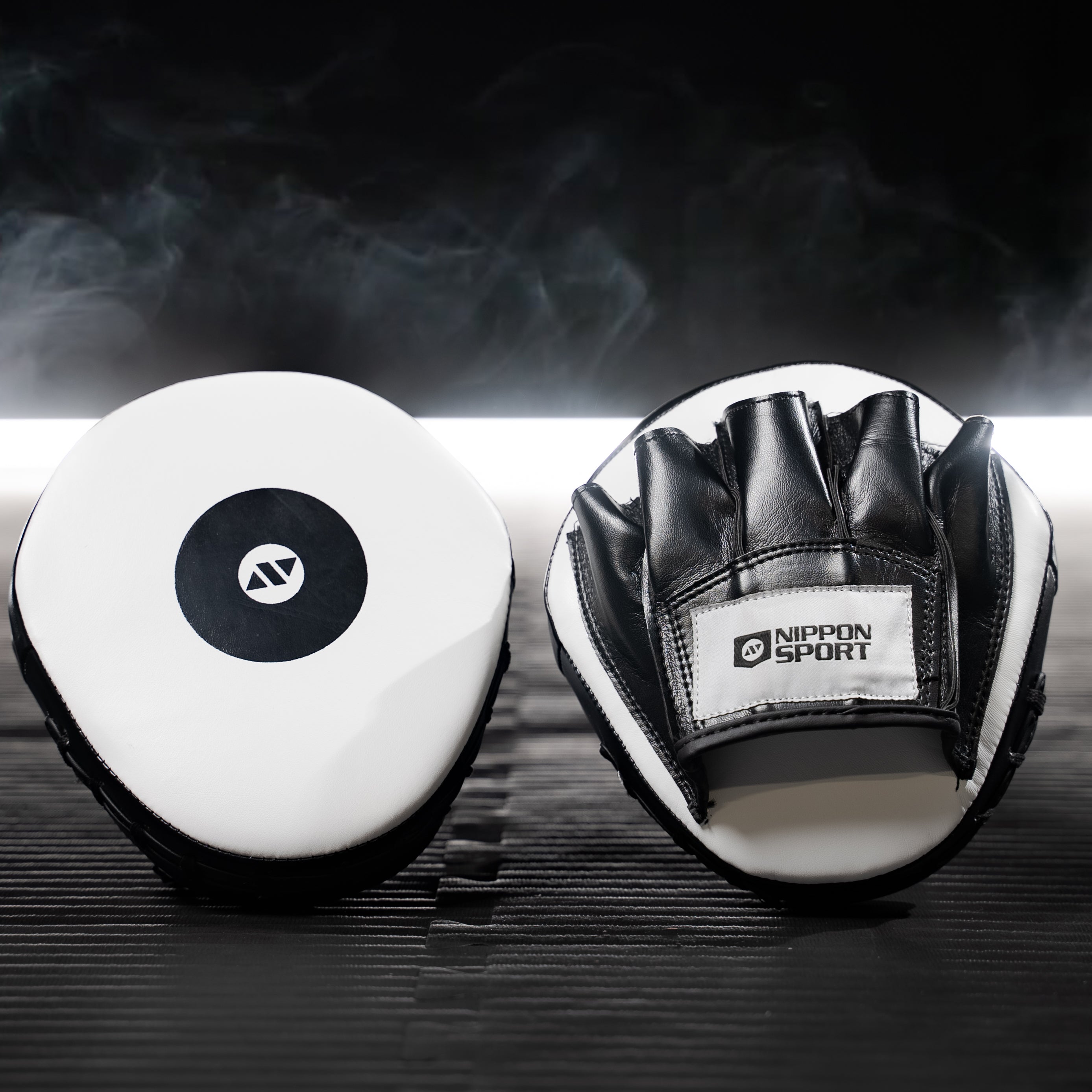 Focus Mitts - Nippon Sport - 'Speedpad' - Vit