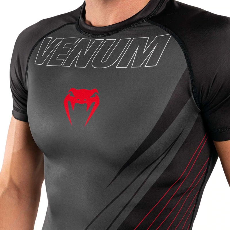 Rash Guard - Venum - 'Contender 5.0' - Svart-Röd - Kortärmad