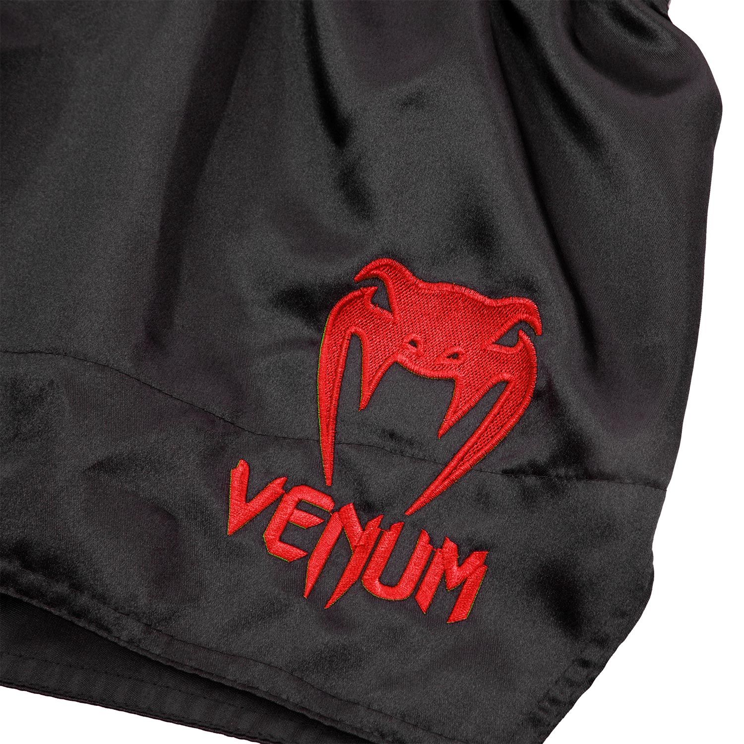 Muay Thai Shorts - Venum - 'Classic' - Svart-Rød